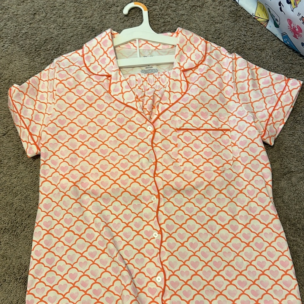 Roller Rabbit x Target Geo Hearts Short Sleeves and Shorts Pajama Set!!! - Picture 2 of 2